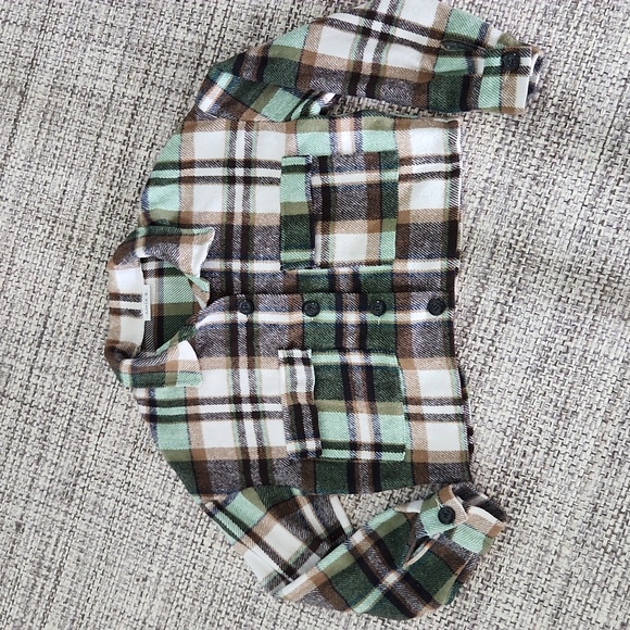 Adele B. Plaid Cropped Shacket - Picture 11 of 14